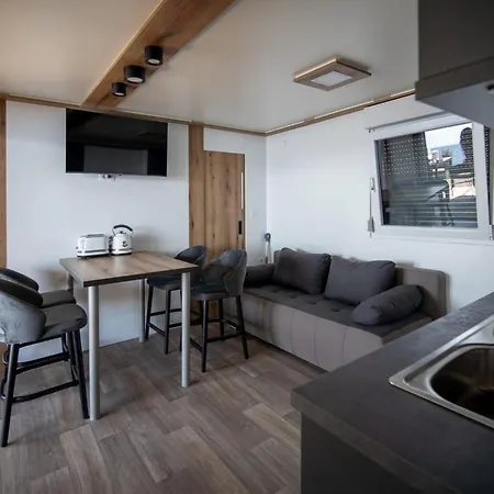 Ferienhaus Seaside Deluxe Escape At - Two Bedroom Mobile With Hot-tub *
