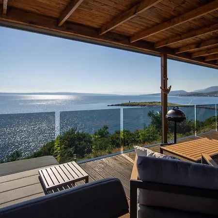 Seaside Deluxe Escape At - Two Bedroom Mobile With Hot-tub * Klenovica