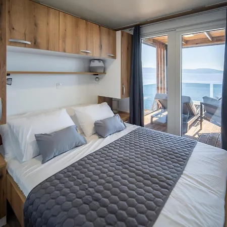 度假居 Seaside Deluxe Escape At - Two Bedroom Mobile With Hot-tub *